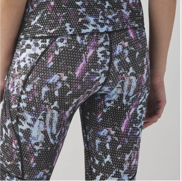 Lululemon Run: Top Speed Crop Full-On Luxtreme Floral‎ Sport Tranquil Blue - Picture 14 of 15